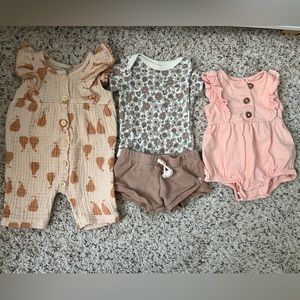 Baby girl bundle, 3 outfits all 0-3 months, great quality
